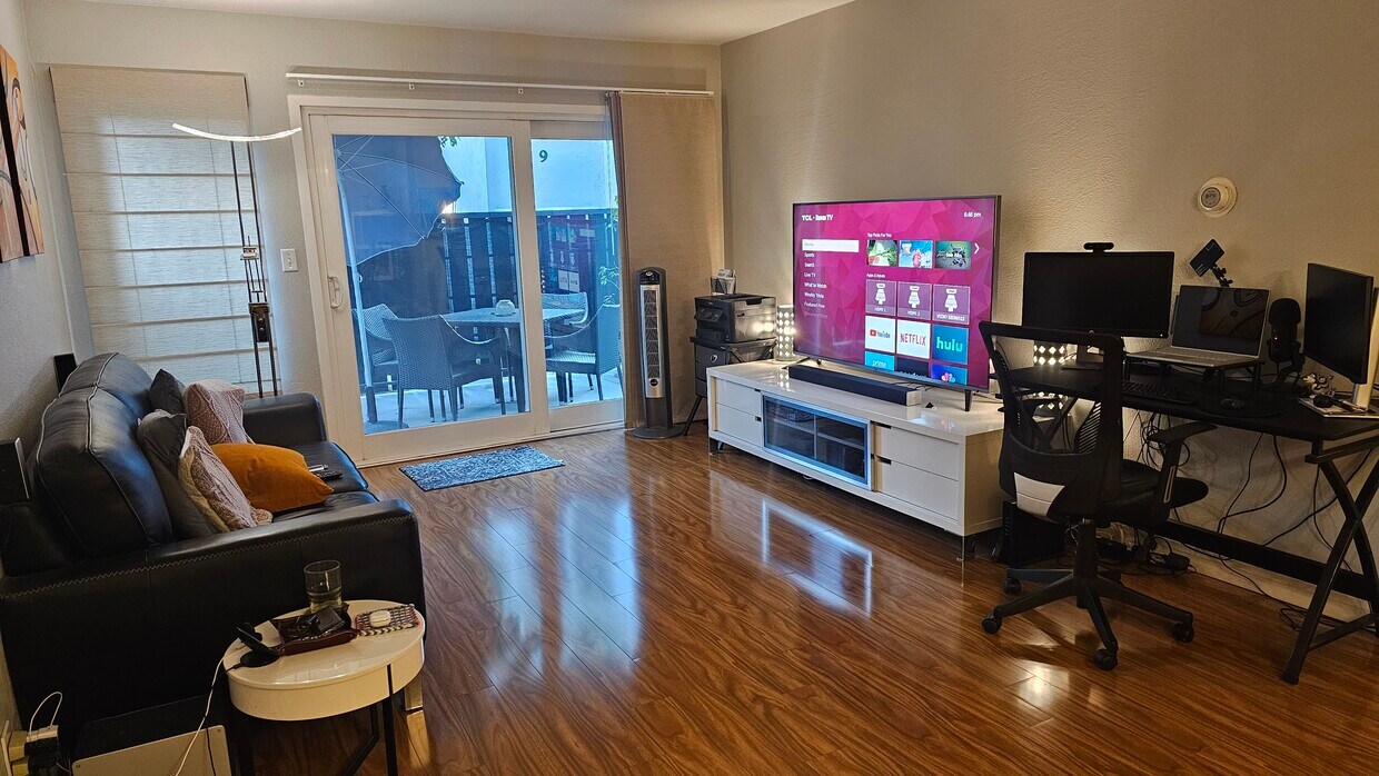 Living room - 18645 Hatteras St
