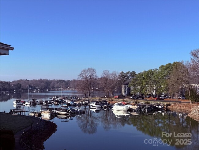 Foto del edificio - 1133 Torrence Cir