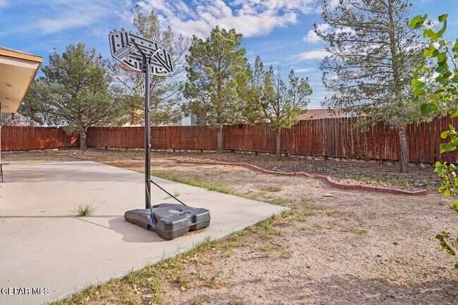 Foto del edificio - 1821 Ed White Way