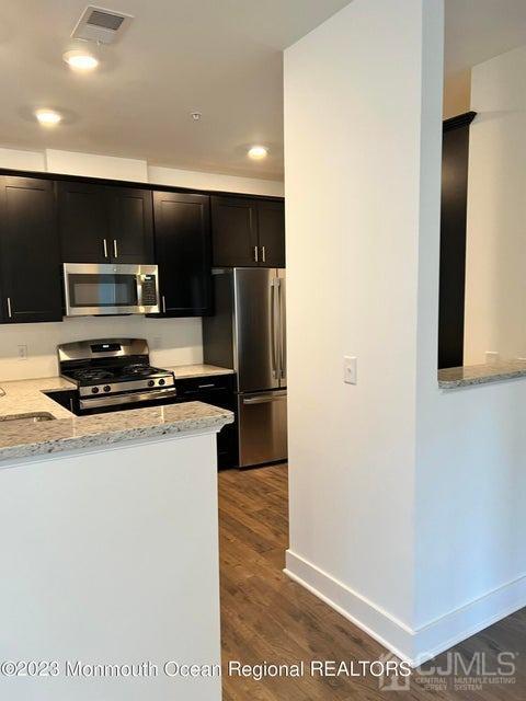 Building Photo - 724 Stiller Ln