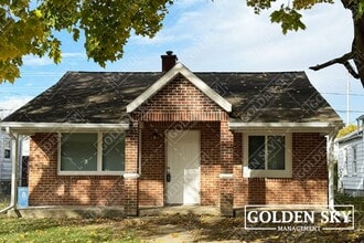 Building Photo - 1116 E 13th St