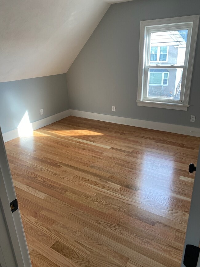 Bedroom 1 - Second Floor - 39 Brook St