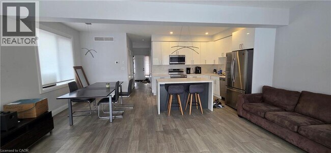 Photo du bâtiment - 196 Sydney St S