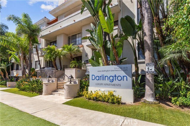 Foto principal - 11681 Darlington Ave