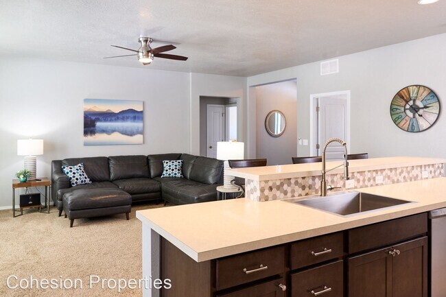 Building Photo - 4 br, 2 bath House - 14303 Maqbool Street