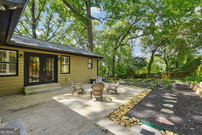Foto del edificio - 1931 Woodland Hills Ave NW