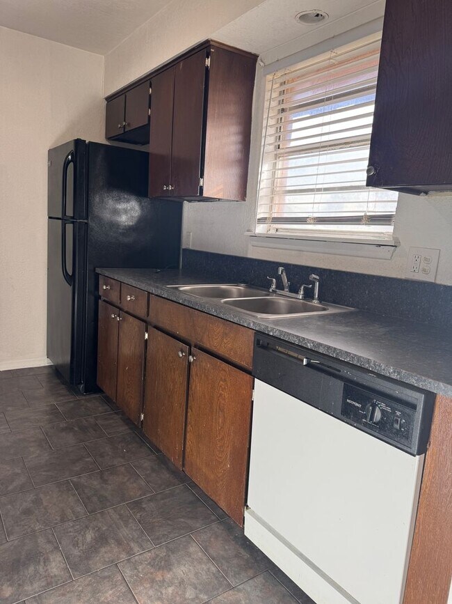 Foto del edificio - 6605 NW Denver Ave