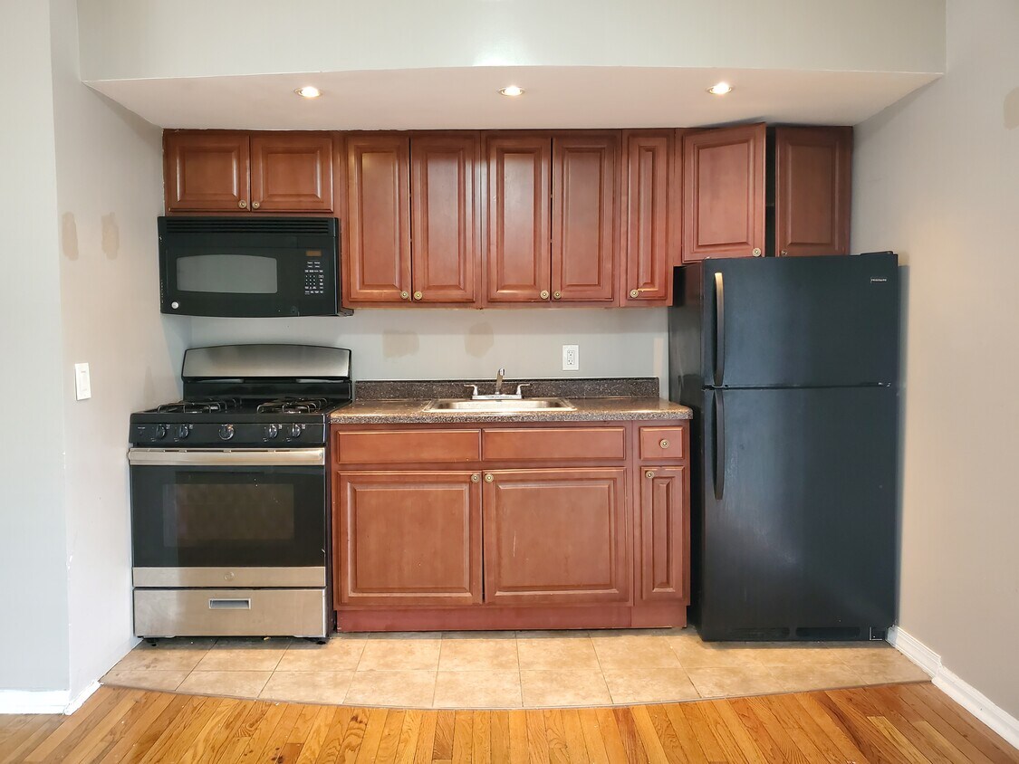 Unit 6 - 184 Fairview Ave