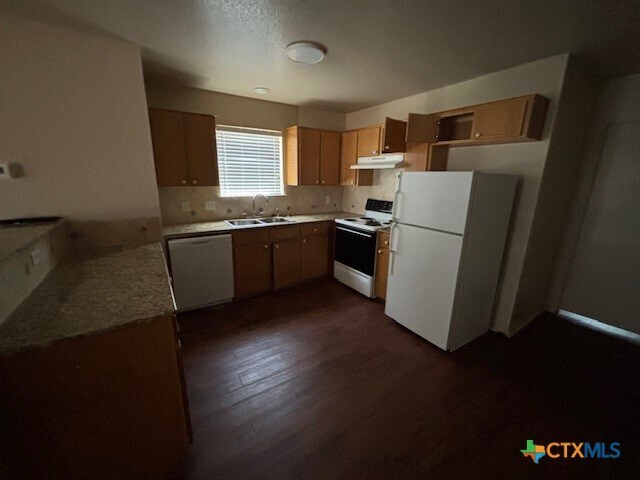 Foto del edificio - 4411 Abigail Dr