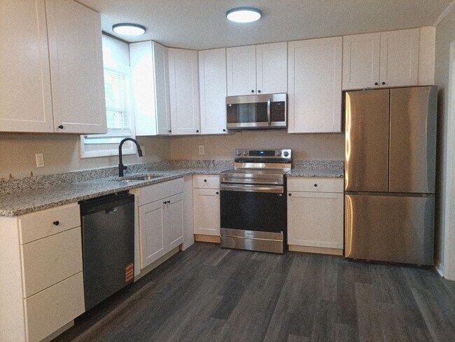 Foto del edificio - Charming 3-Bedroom Home in Augusta – Comfortable Living in Meadowbrook!