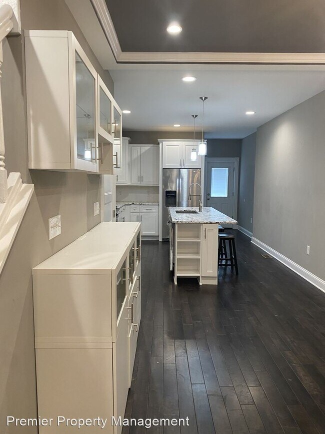 Foto del edificio - 3 br, 3 bath House - 120 S. Ellwood Avenue