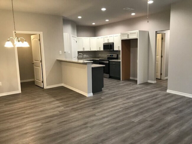 Building Photo - 6047 Jennings Dr
