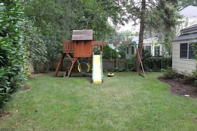 Foto del edificio - 3 Elmwood Pl