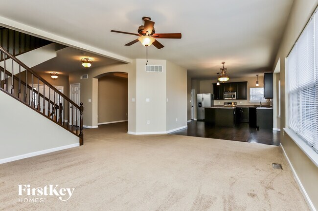 Building Photo - 700 Phoenix Way