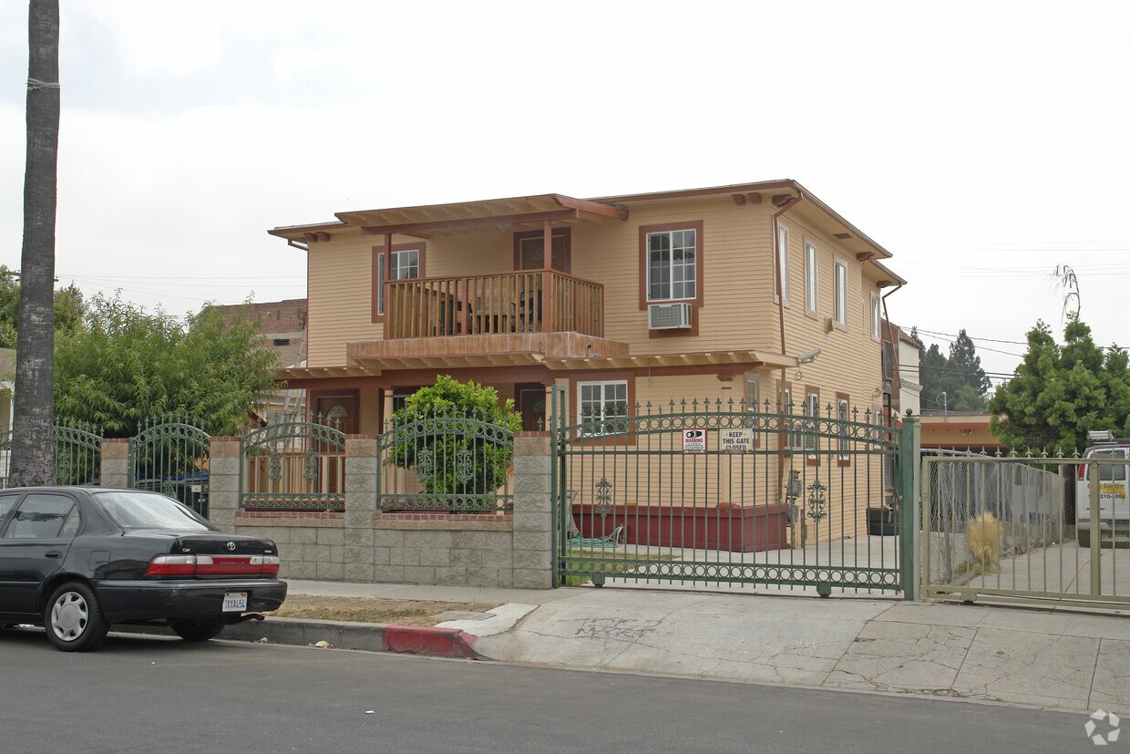 Primary Photo - 110 S Alexandria Ave