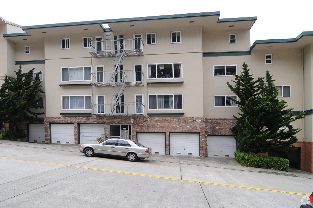 Foto del edificio - 445 Warren Dr