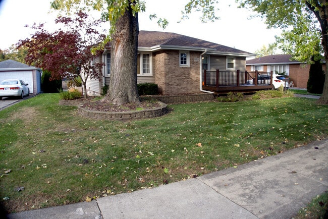 Frente - 3123 Garfield Ave