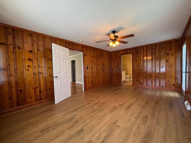 Foto del edificio - 4/2 House in Rosemount Park- $1,495