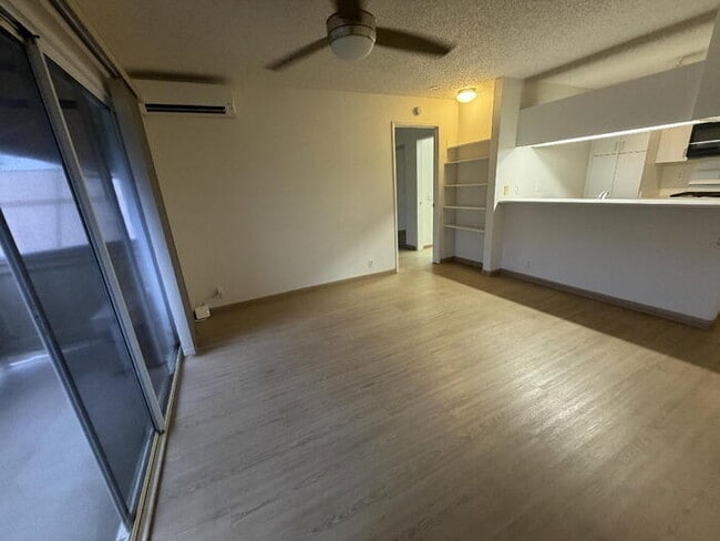 Building Photo - To register for the showing time below, note the 4 digit code: 5640 and click "APPLY NOW."(mobile...