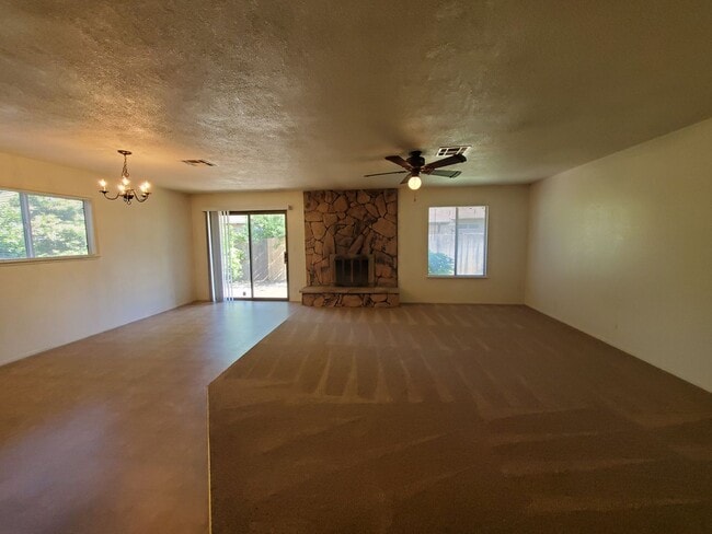 Building Photo - Available Soon, 3 Bedroom 2 Bath House wit...