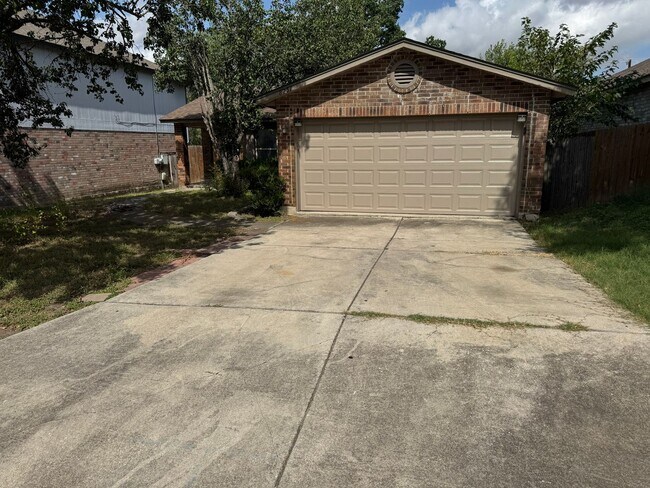 Foto del edificio - 8251 Sunshine Trail Dr