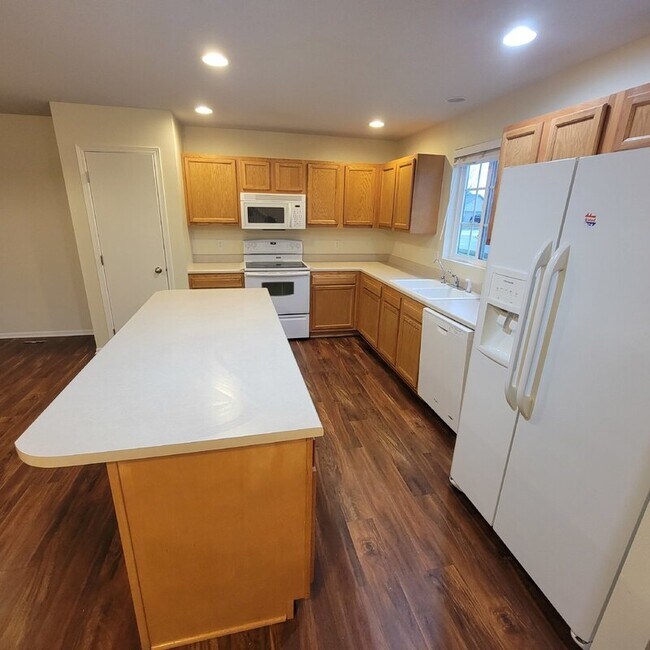 Building Photo - 4808 NE Michael Dr