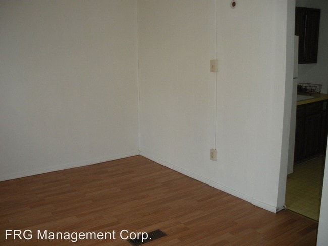 Building Photo - 920 N 9th St