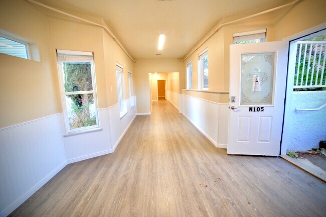 Building Photo - N105 - *utilities included* Large 1 bedroom apartment