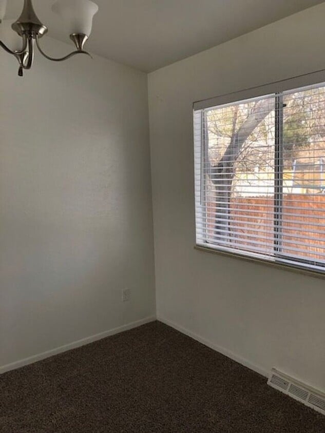 Building Photo - Ralston Valley 3 Bedroom 2 1\2 Bath