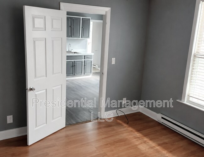 Foto del edificio - 28 Hickory St