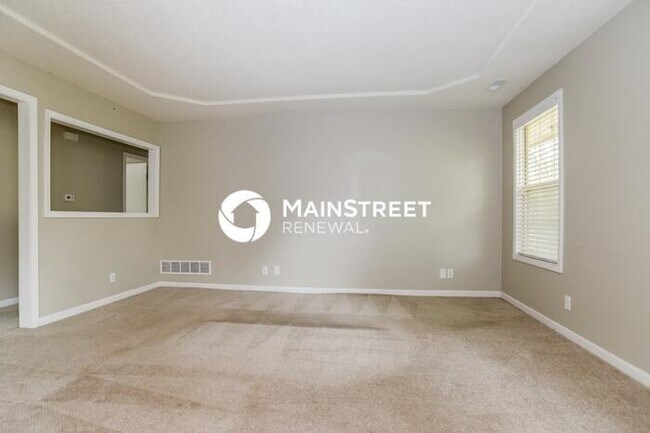 Building Photo - 3 Bedroom Pet-Friendly Home in Raymore, MO with Main Street Renewal
