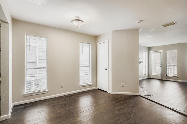 Foto del edificio - 2005 West Loop