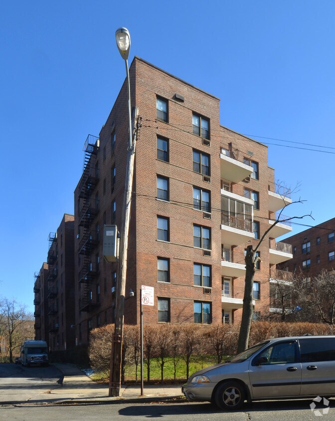 Foto del edificio - 3950 Blackstone Ave