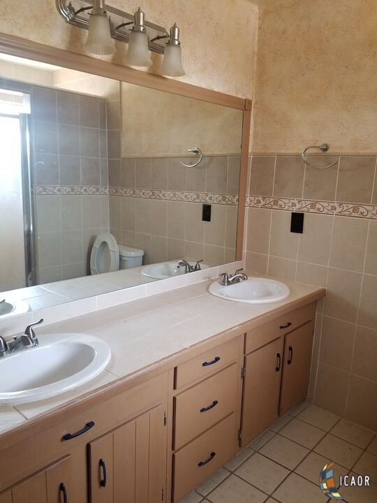 Foto del edificio - 1561 S 19th St