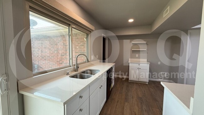 Building Photo - 3302 High Plateau Dr