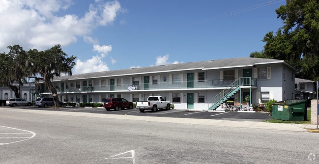 Building Photo - Regatta Royale Apartments