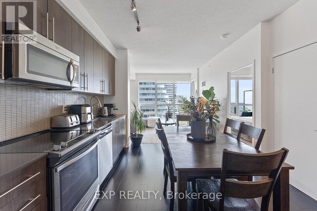 Building Photo - 4311-4011-4011 Brickstone Mews