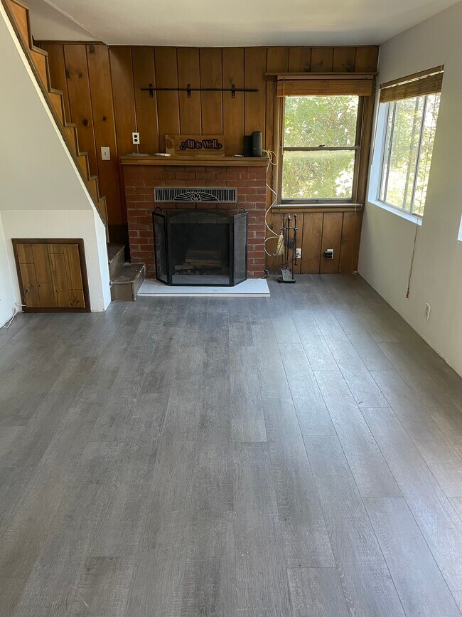 Building Photo - 316 La Casita Dr