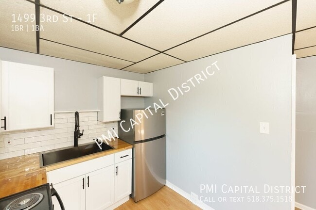 Foto del edificio - 1499 3rd St