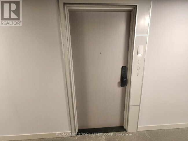 Photo du bâtiment - 3210 Dakota Cmn