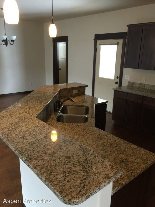 Foto del edificio - 3 br, 2 bath House - 2420 N Ferguson