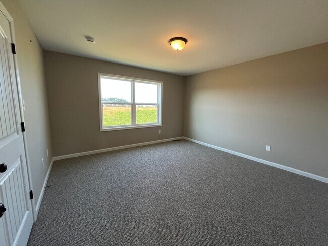 Foto del edificio - New Construction House, 4 Bedrooms, 2.5 Bath
