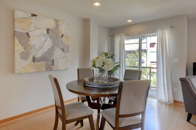 Foto del edificio - 1412 NW 67th St