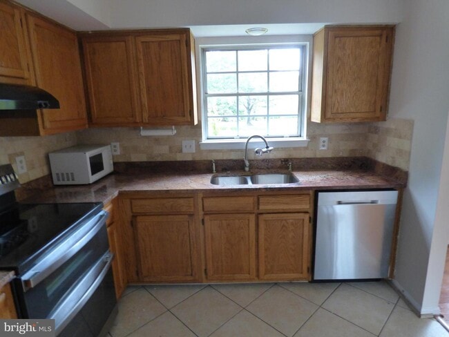 Building Photo - 13422 Country Ridge Dr