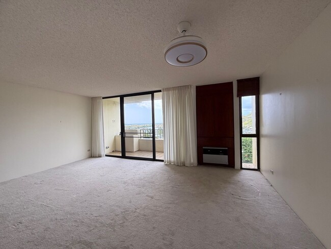 Foto del edificio - Spacious one bedroom, one bath with two pa...