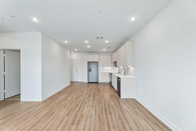 Building Photo - 4802 S Congress Ave