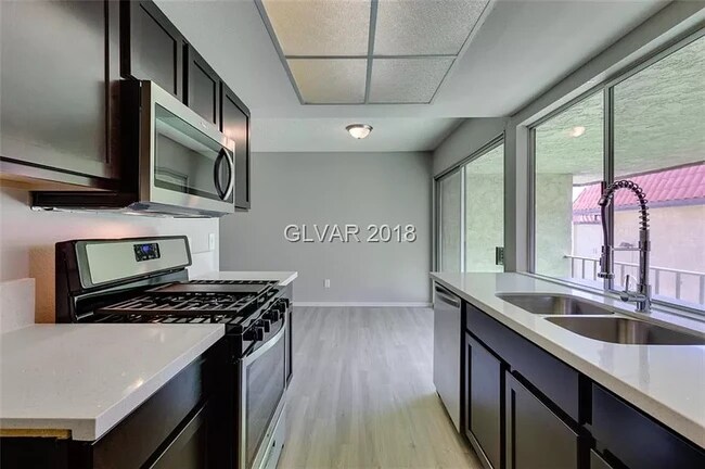 Kitchen - 1405 Vegas Valley Dr