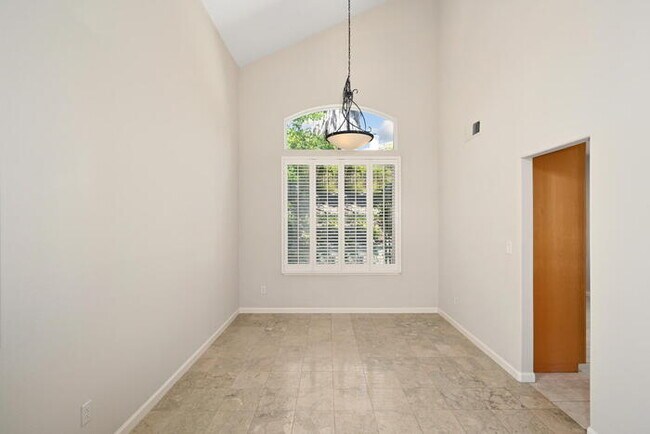 Foto del edificio - 393 Squirrel Ridge Way