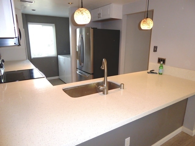 Foto del edificio - Upgraded End-Unit Townhome