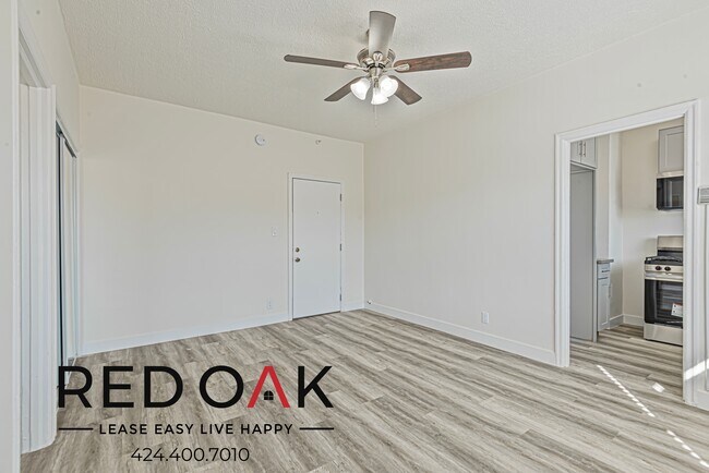 Building Photo - ~LOW DEPOSIT~ Beautiful Studio with Stainl...